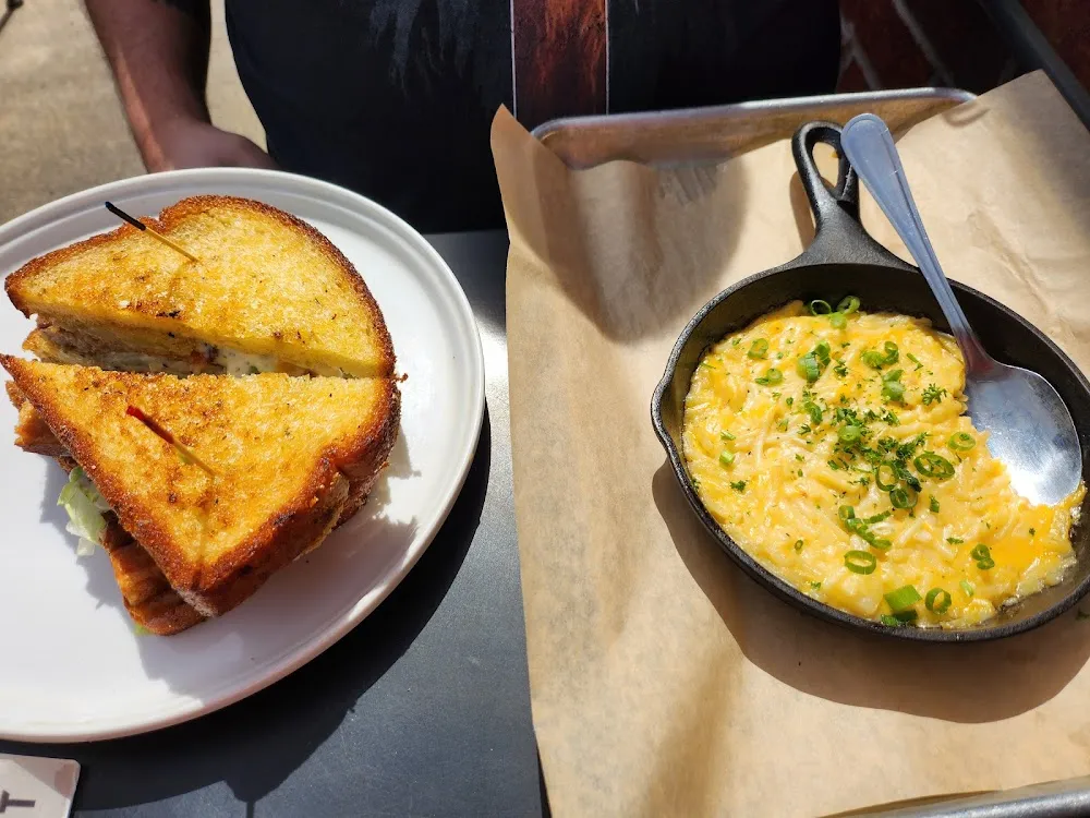 Mac's Famous Mac and Cheese